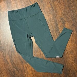 Savage X Fenty Sport Leggings Woman’s Size medium 8-10 dark green NWOT